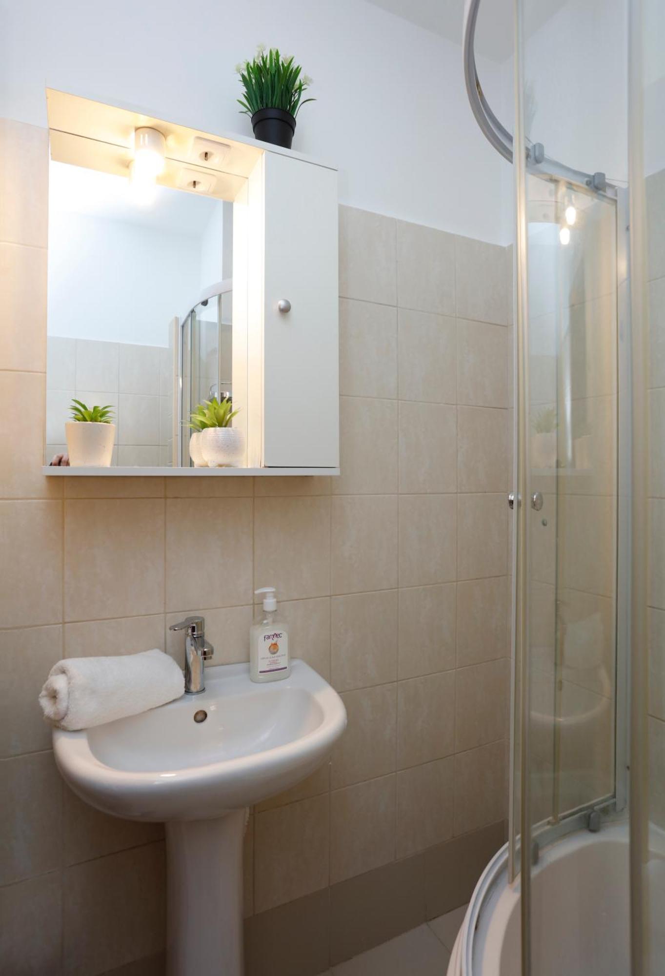 Enchanting Retreat - Historic Old Town - Pet-Friendly Haven - Steps From Unirii Bucureşti Exterior foto